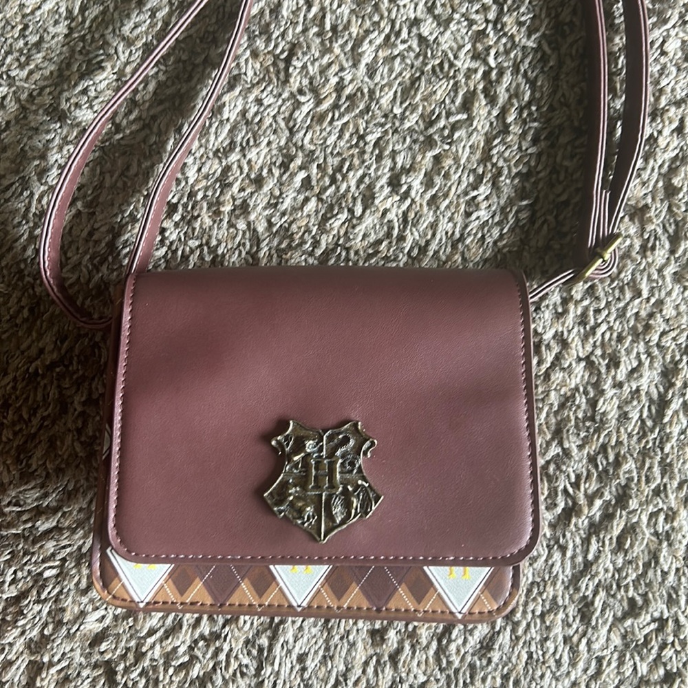 Harry Potter Hogwarts Crest Argyle Crossbody Purse